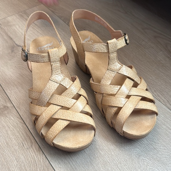 Dansko sandals 9.5 nude tan leather Tinley strappy clogs boho comfort - Picture 2 of 8